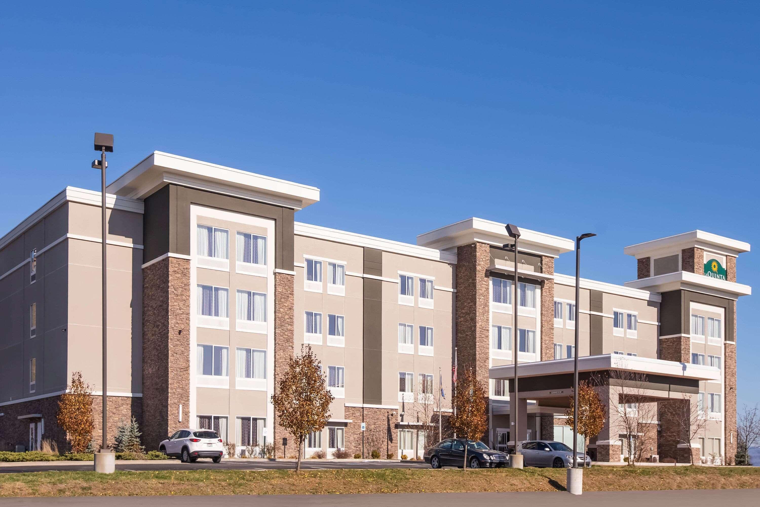 La Quinta By Wyndham Morgantown Hotel Exterior photo