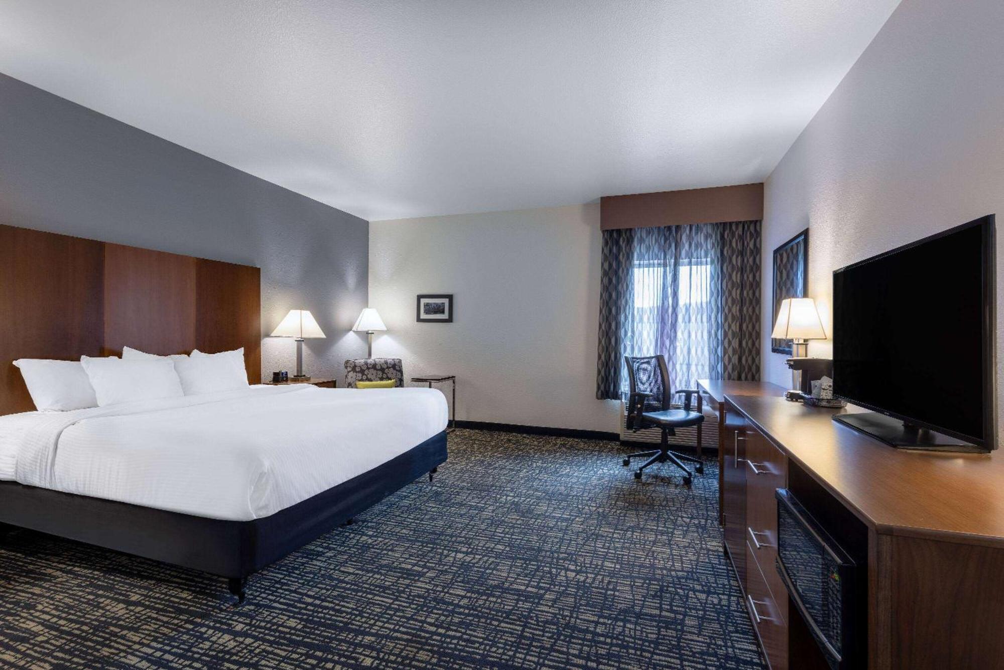 La Quinta By Wyndham Morgantown Hotel Exterior photo