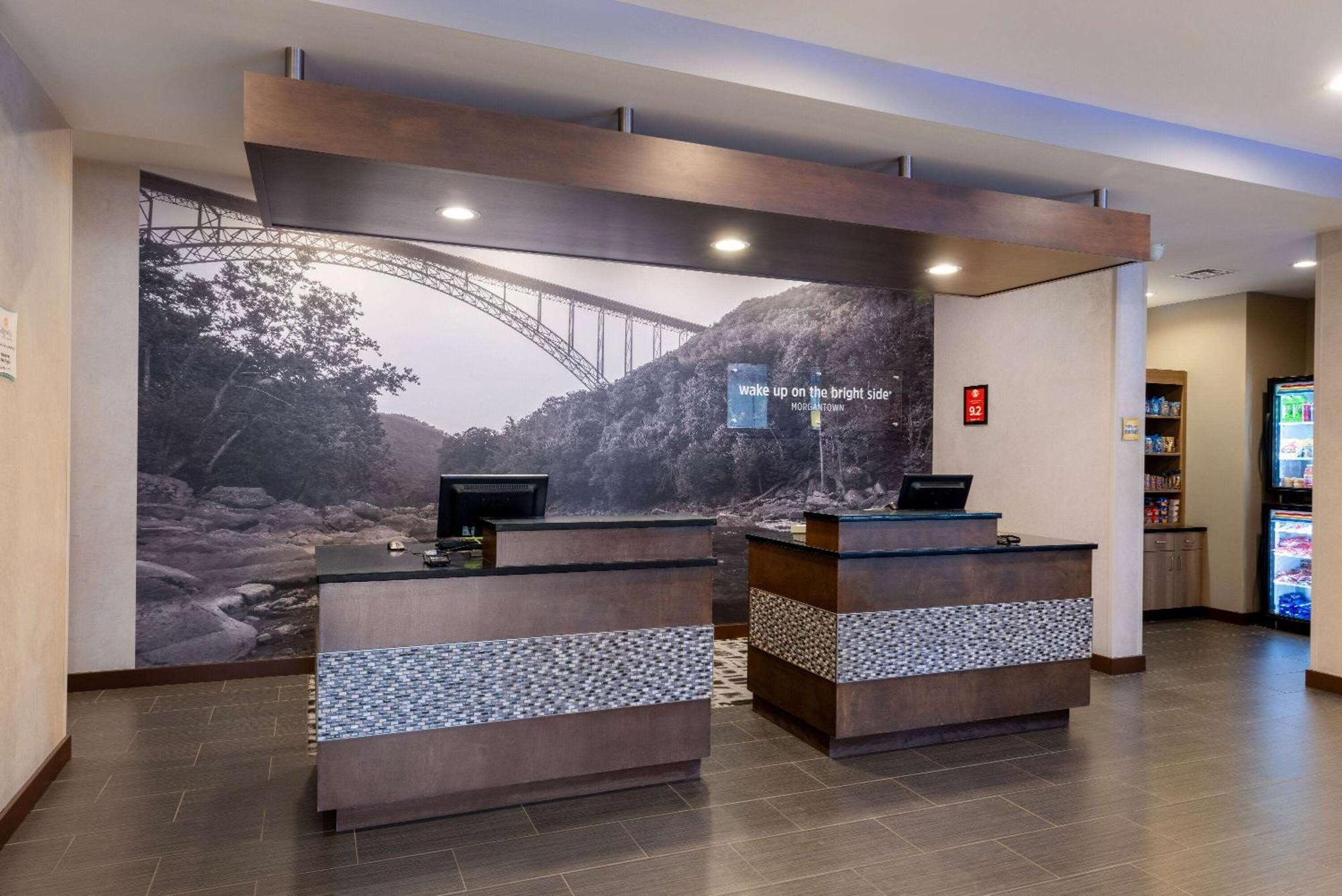La Quinta By Wyndham Morgantown Hotel Exterior photo
